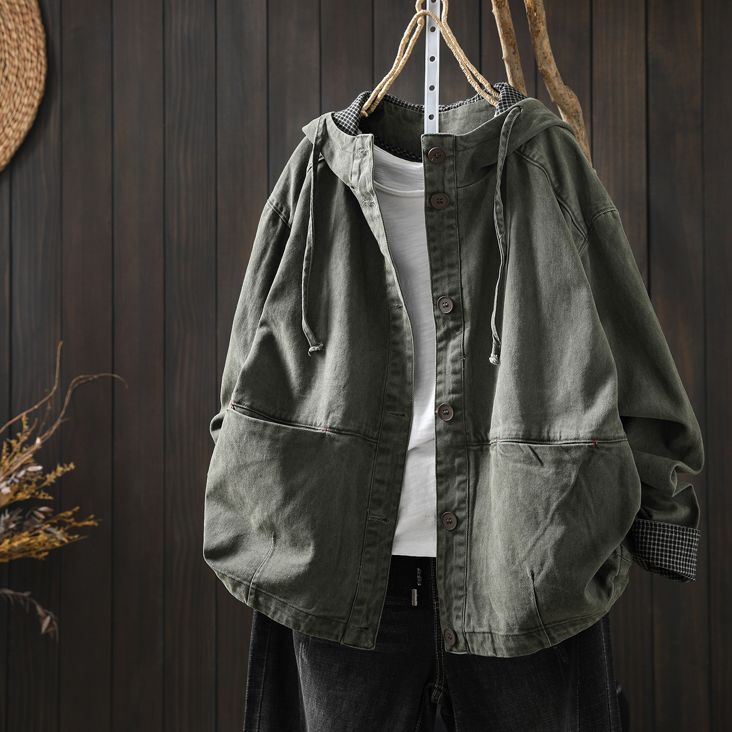 今年流行的女装外套2026春新款双口袋连帽复古风时尚气质宽松外衣