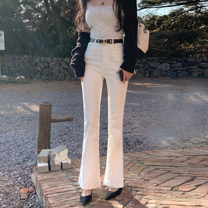 白色高腰微喇叭牛仔裤女秋冬百搭显瘦2025新款修身加绒加长喇叭裤