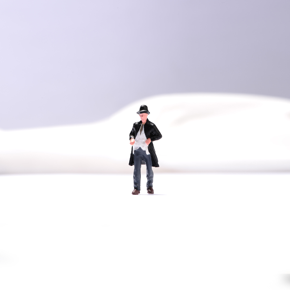 1/64礼帽绅士男树脂小人偶摆件