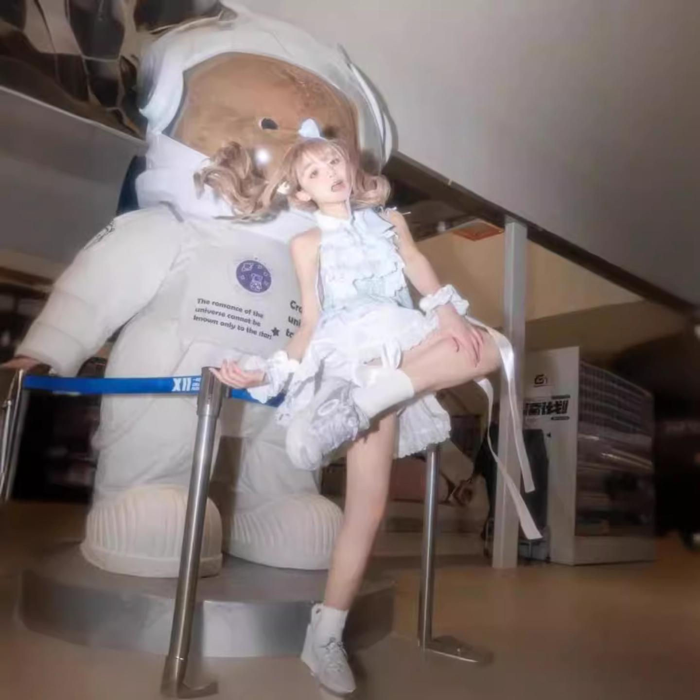 水色蕾丝低腰洛丽塔连衣裙