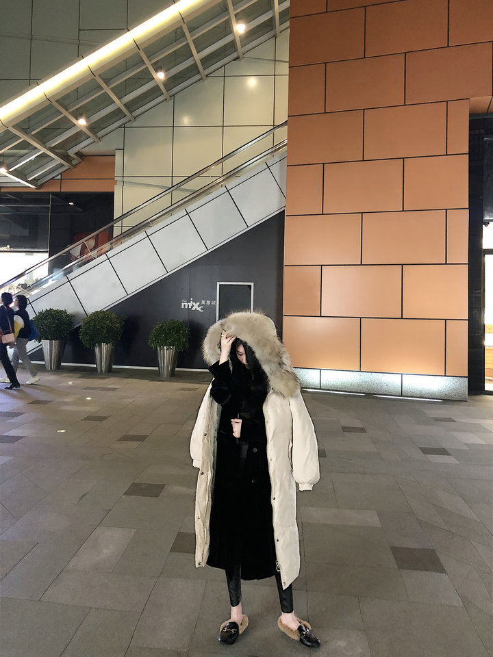 .S一起过个暖冬~超厚实白鸭绒 貉子大毛领可拆卸中长款连帽羽绒服
