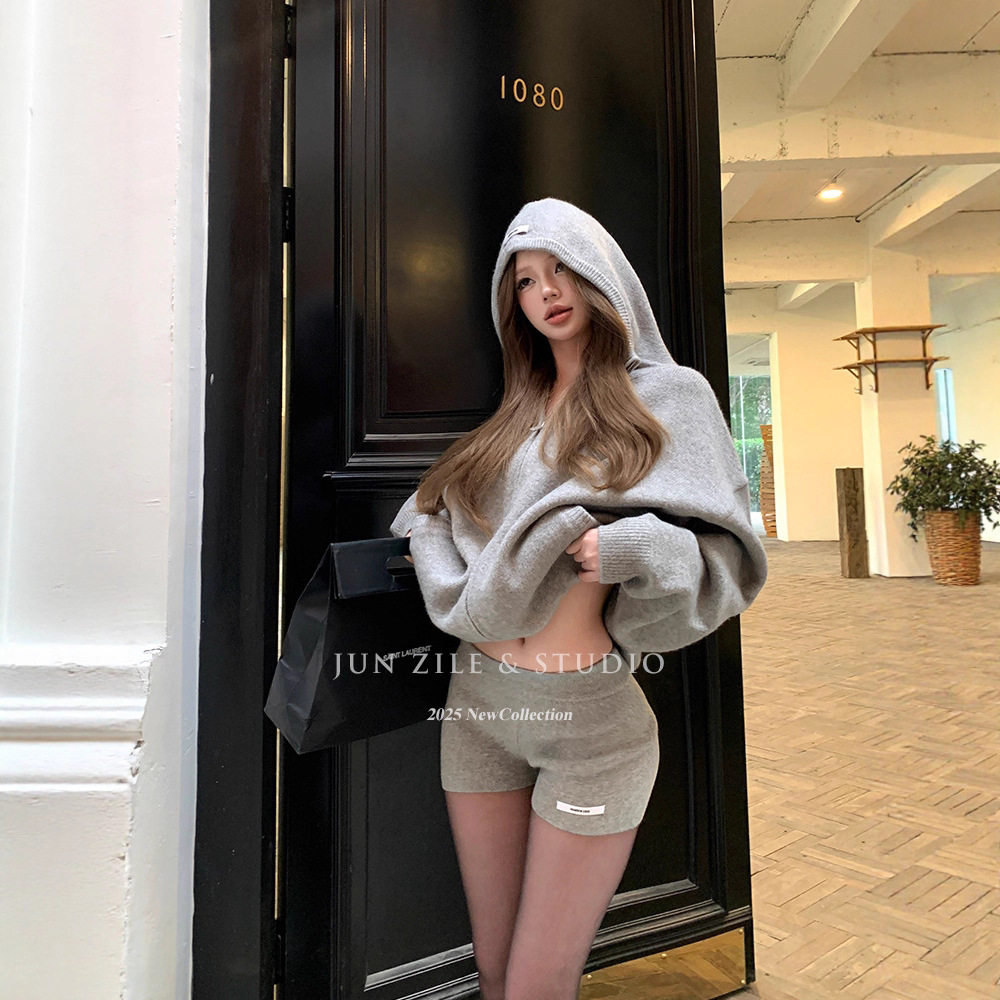 依之萌-2025新款毛衣套装秋女装慵懒风灰色连帽针织开衫拉链外套