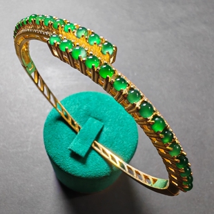 高档精致金绿天然翡翠手镯满绿a货蛋面镶嵌银手镯s925银托