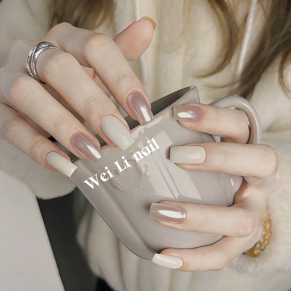 糖糖轻奢奶油白色穿戴甲月光粉简约跳色美甲贴片手工定制结婚新娘