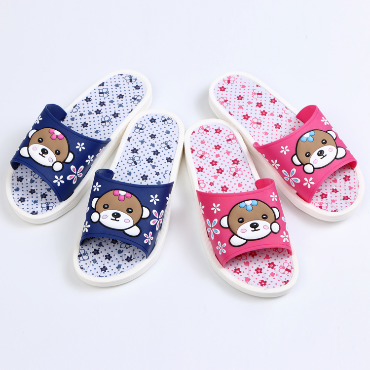 一字可爱经典小熊塑胶白底拖鞋