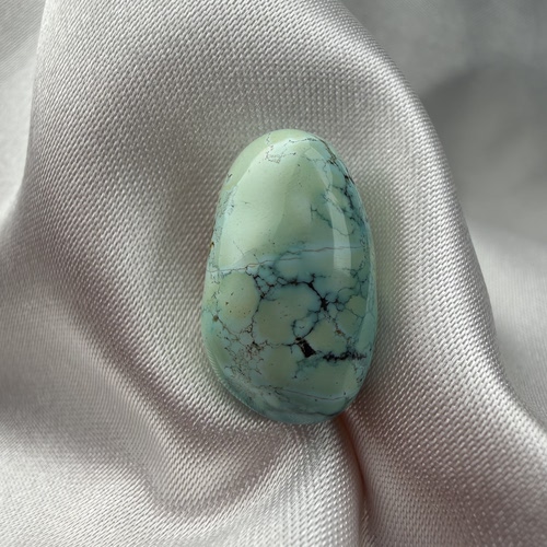 绿松石三彩糖豆10.6mm厚8.1mm长17.4mm原矿瓷釉级水草纹随形配饰