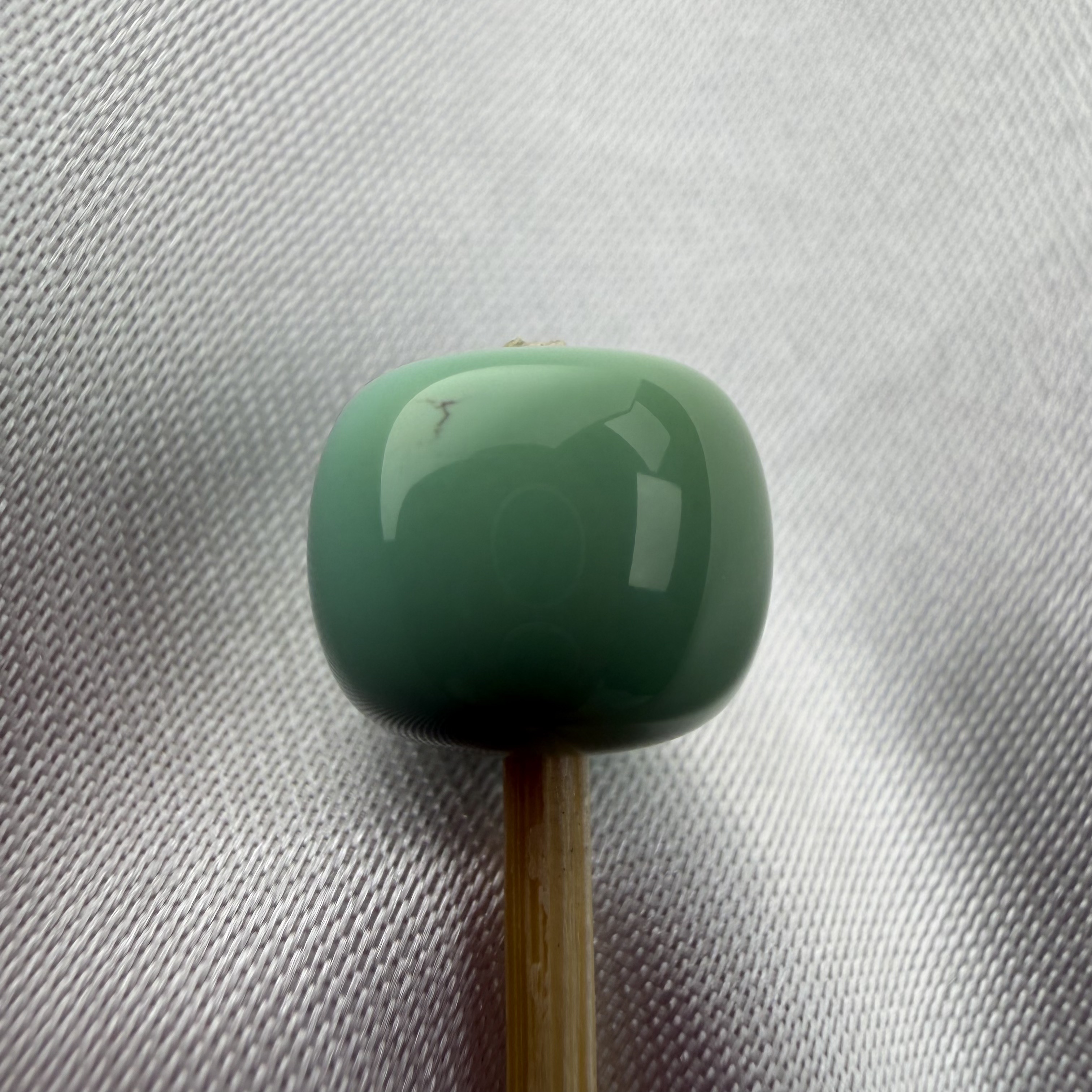 绿松石老型9.2mm厚7.8mm湖北原矿瓷釉级双色果绿墩子隔珠