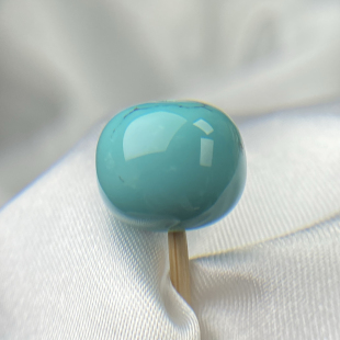 绿松石散珠湖北天然原矿瓷釉级绿松石老型墩子13.5mm重3.4g