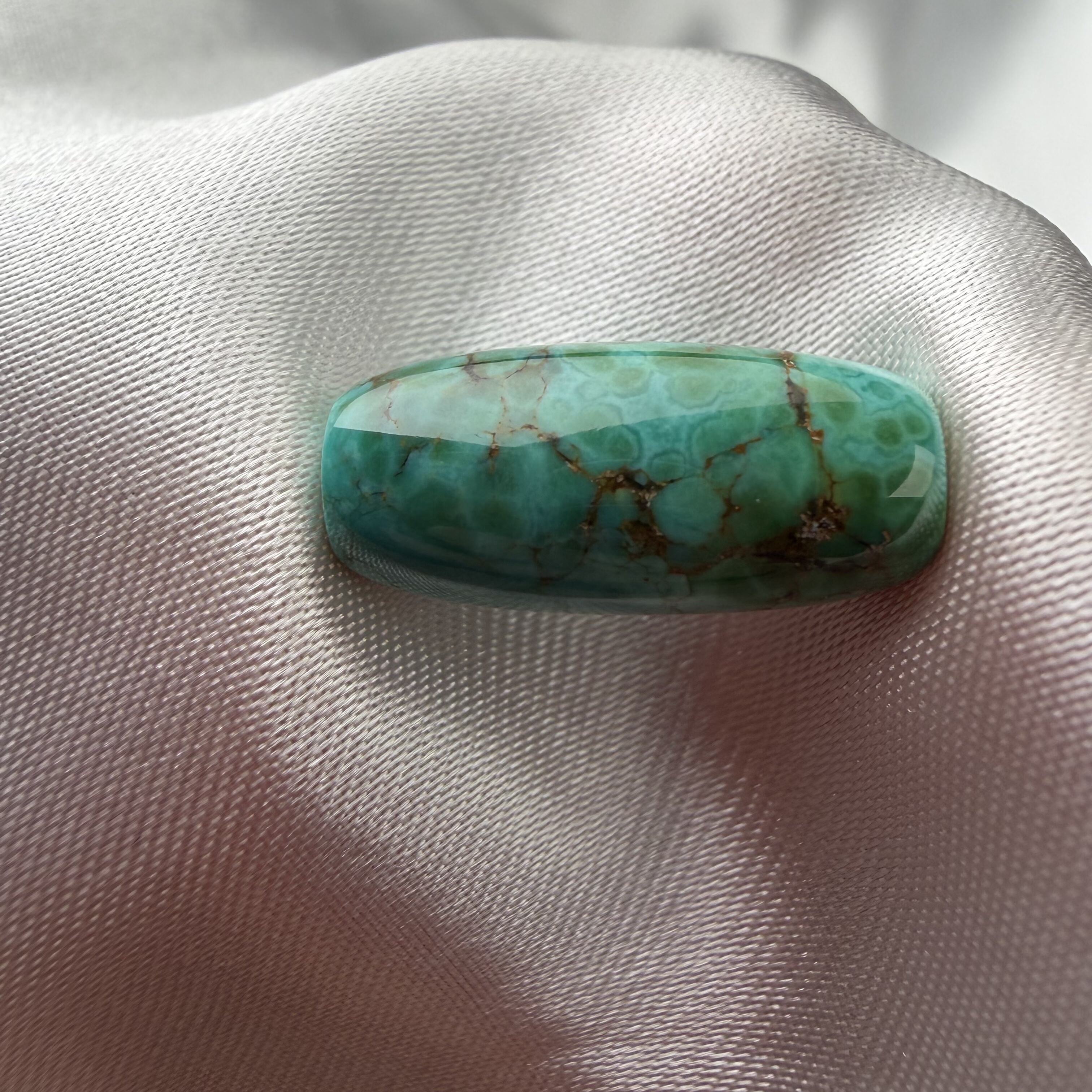 湖北原矿绿松石桶珠枣珠特色意境款俏色水草纹8.3mm长17.7mm