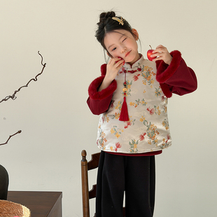 新年锦鲤拜年服女童冬季加绒马甲夹棉背心儿童新中式盘扣唐装旗袍