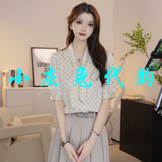 小灰兔2025夏百搭V领飘带菱格印花短袖衬衫女130047