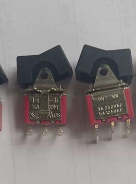 R8015P-R11   船形翘板电源开关卧式  3脚2档黑议价