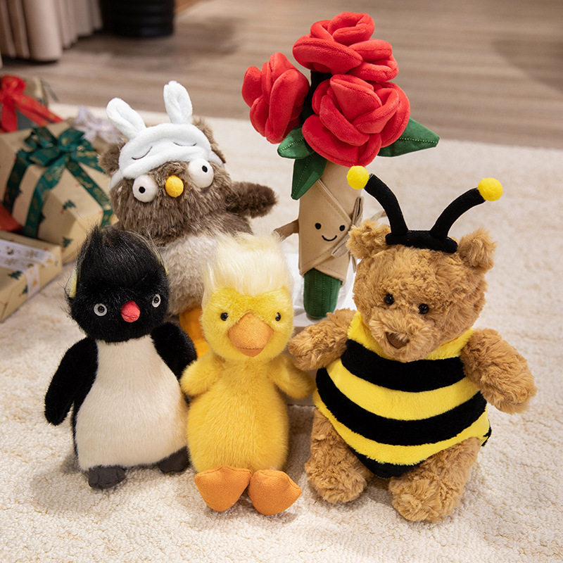 趣味卡通蜜蜂熊公仔炸毛鸭企鹅娃娃毛绒玩具手捧玫瑰花束女生礼物