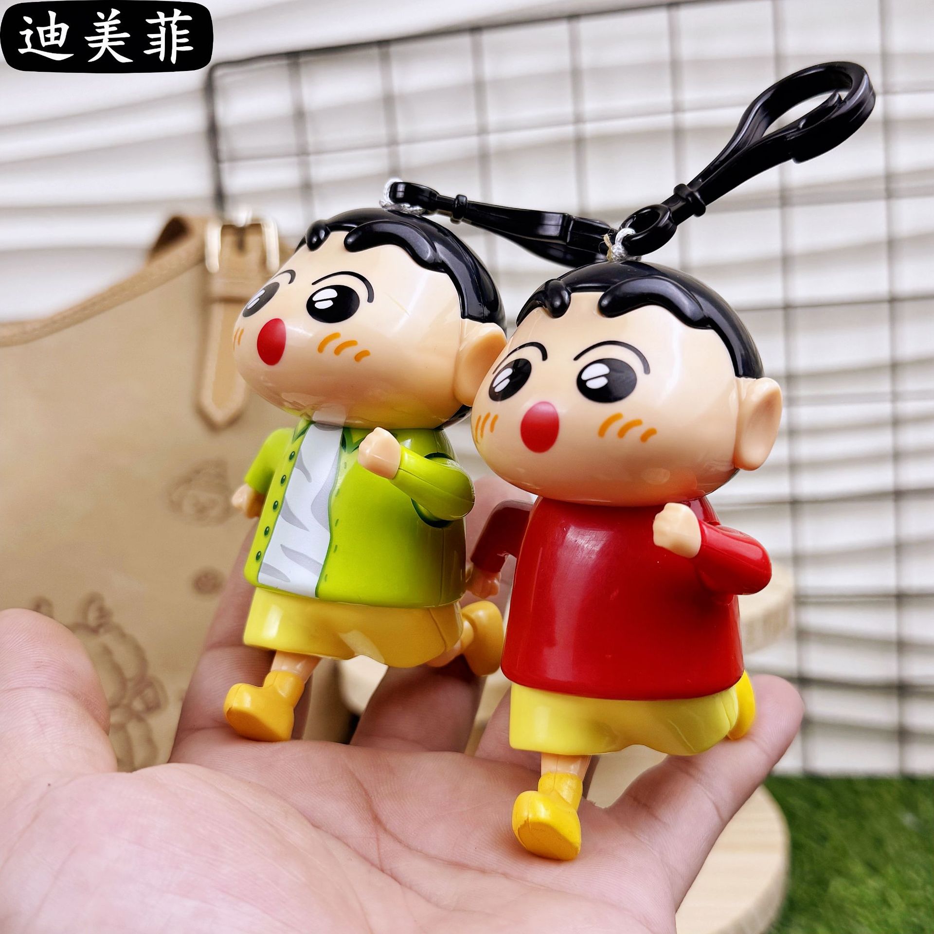 动感奔跑的蜡笔小新拉线发条玩具钥匙扣潮玩可动公仔精致礼品挂件