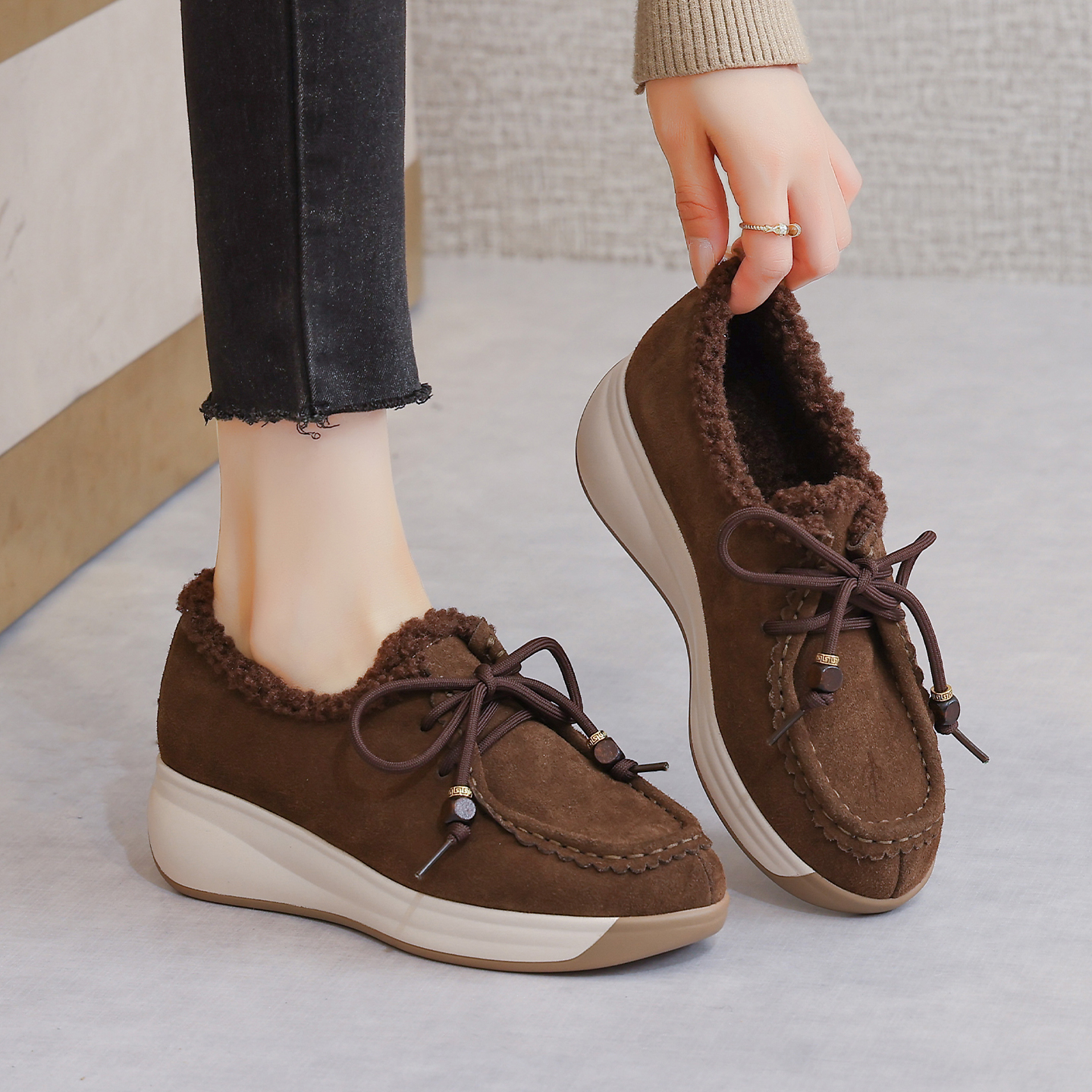 厚底毛毛鞋女外穿2025冬季新款系带休闲真皮棉鞋加绒保暖妈妈鞋