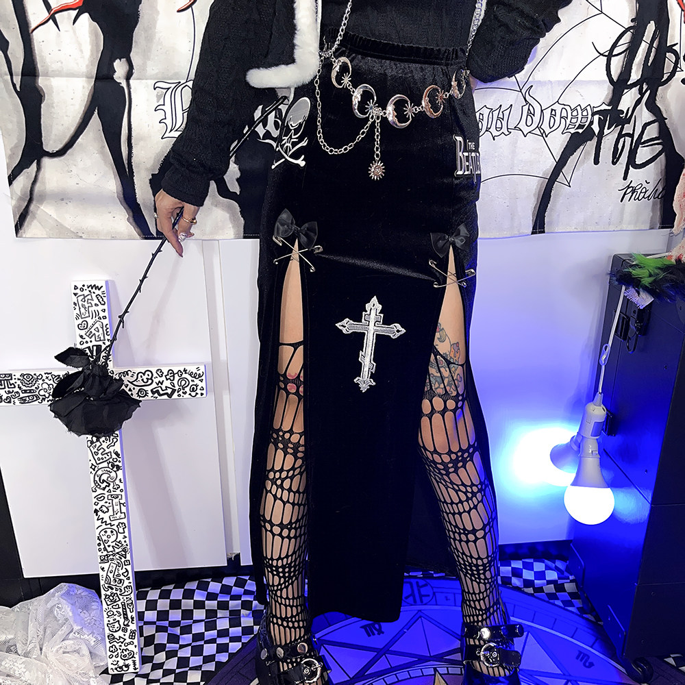 独家原创饭粒家欧美土酷朋克暗黑y2k辣妹开叉十字架别针a字半身裙