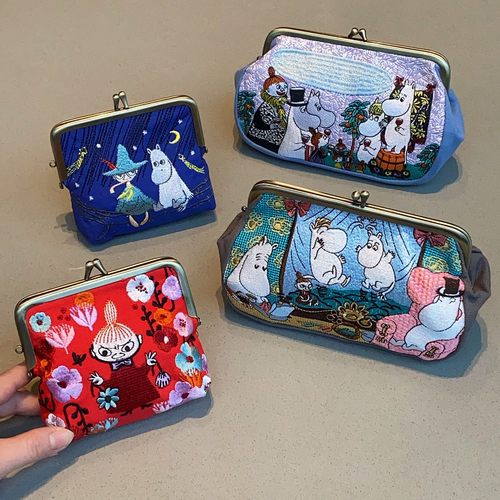 日系卡通姆明阿美刺绣口金包