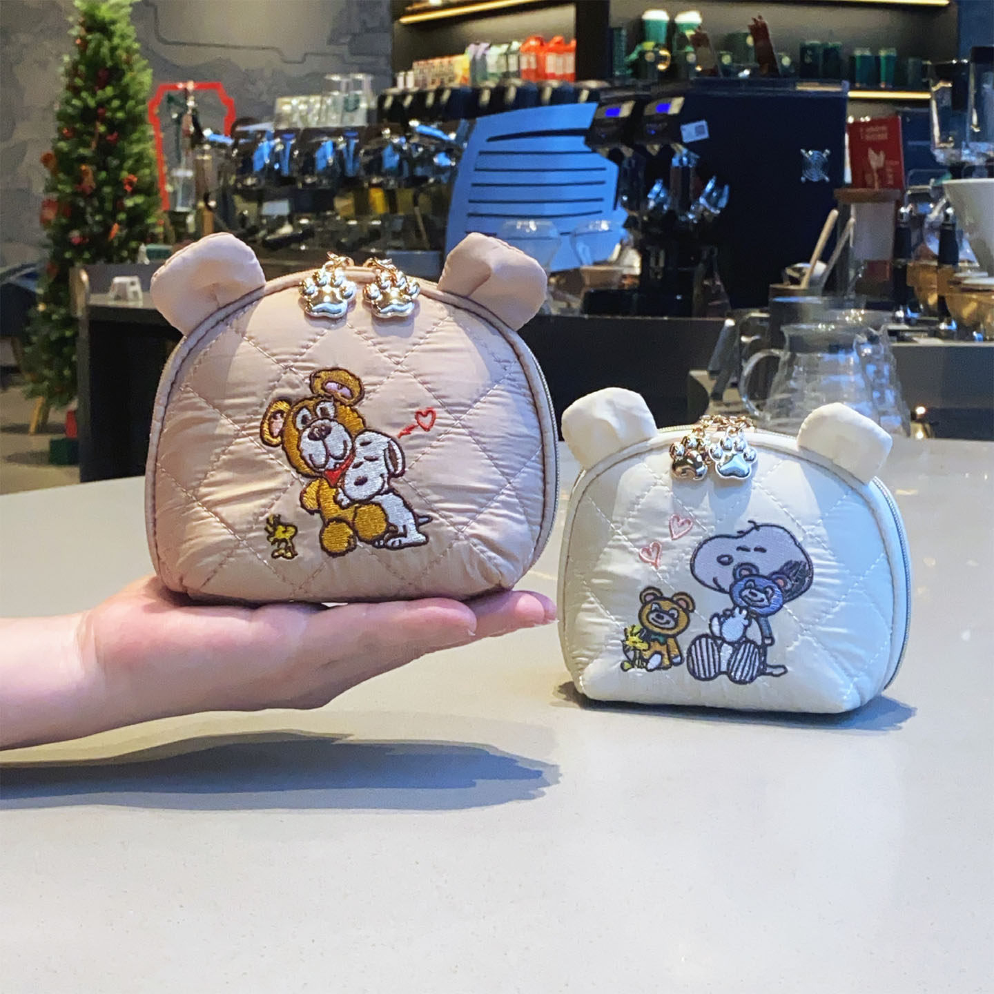 日系卡通狗狗刺绣珩缝化妆包可爱手拿贝壳包零钱耳机钥匙拉链小包