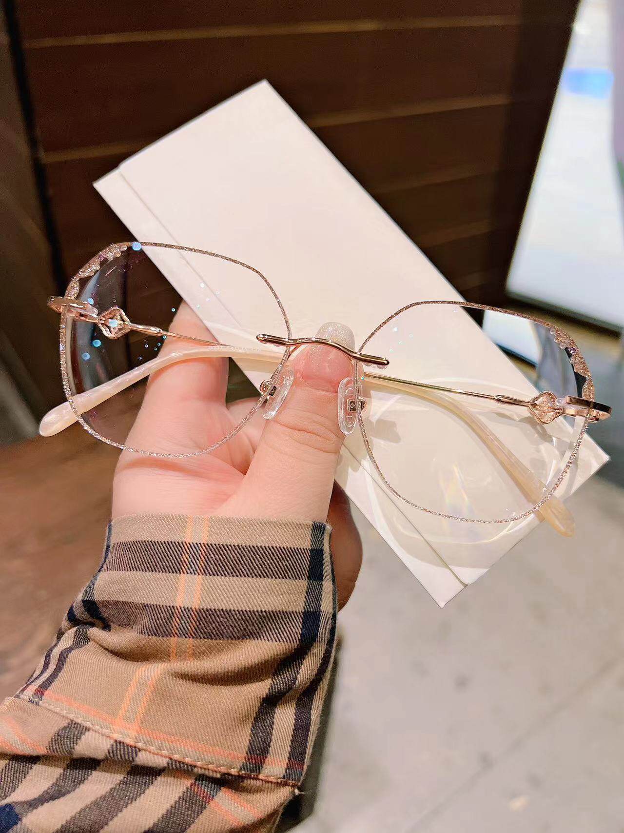 无边框近视眼镜女钻石镶边成品配度数防蓝光大脸显瘦素颜纯欲平光