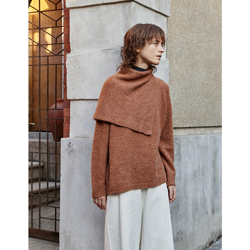 两件羊毛羊毛蓬松感圆领套头毛衣