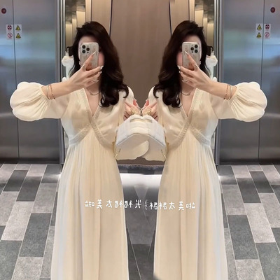 重工钉珠v领收腰长袖连衣裙气质