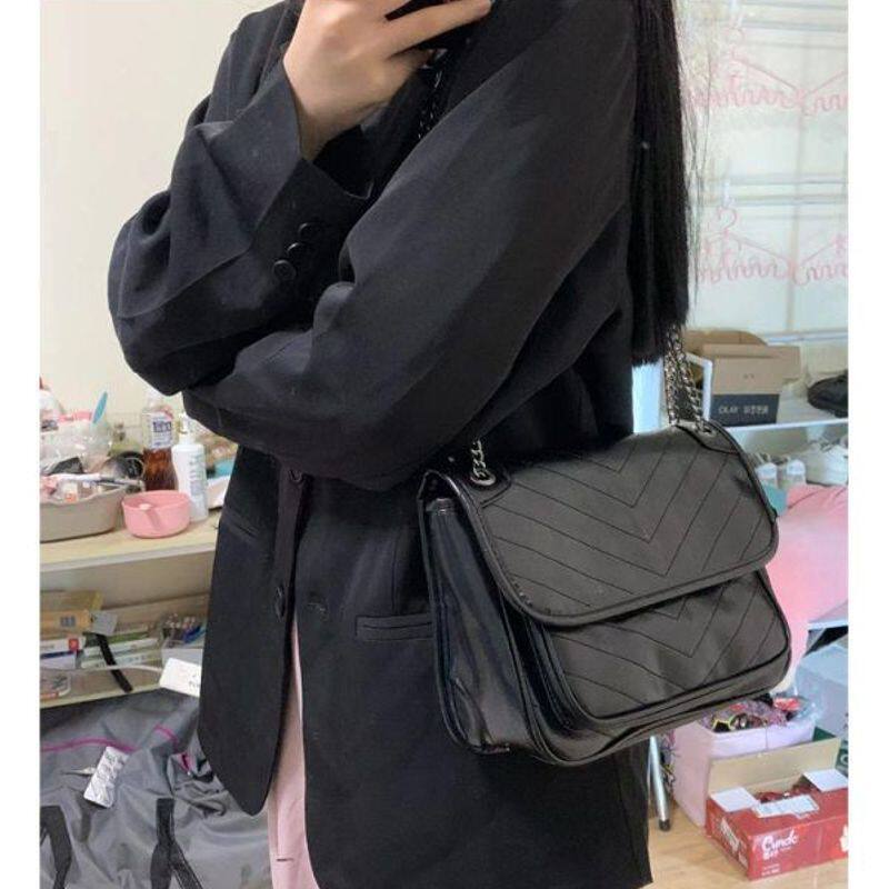 小众时尚斜挎包包单肩包黑色女包高级感链条包通勤包流浪包邮差包