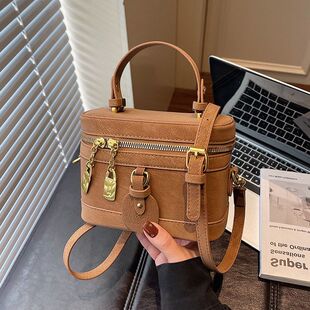 包包手提复古磨砂斜挎包小方包女精致时尚2026超火高级感百搭新款