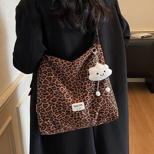 托特大容量新款休闲单肩豹纹女式百搭通勤包包2026感松弛斜挎包包