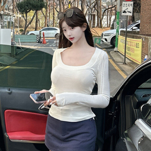 韩系初秋气质简约U领长袖针织衫女白色修身打底衫温柔风内搭上衣