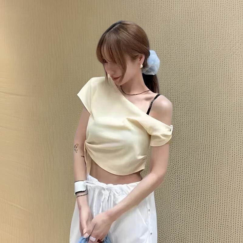 韩国露肩短款上衣女夏设计感高级感小衫新款斜肩纯色显瘦短袖T恤