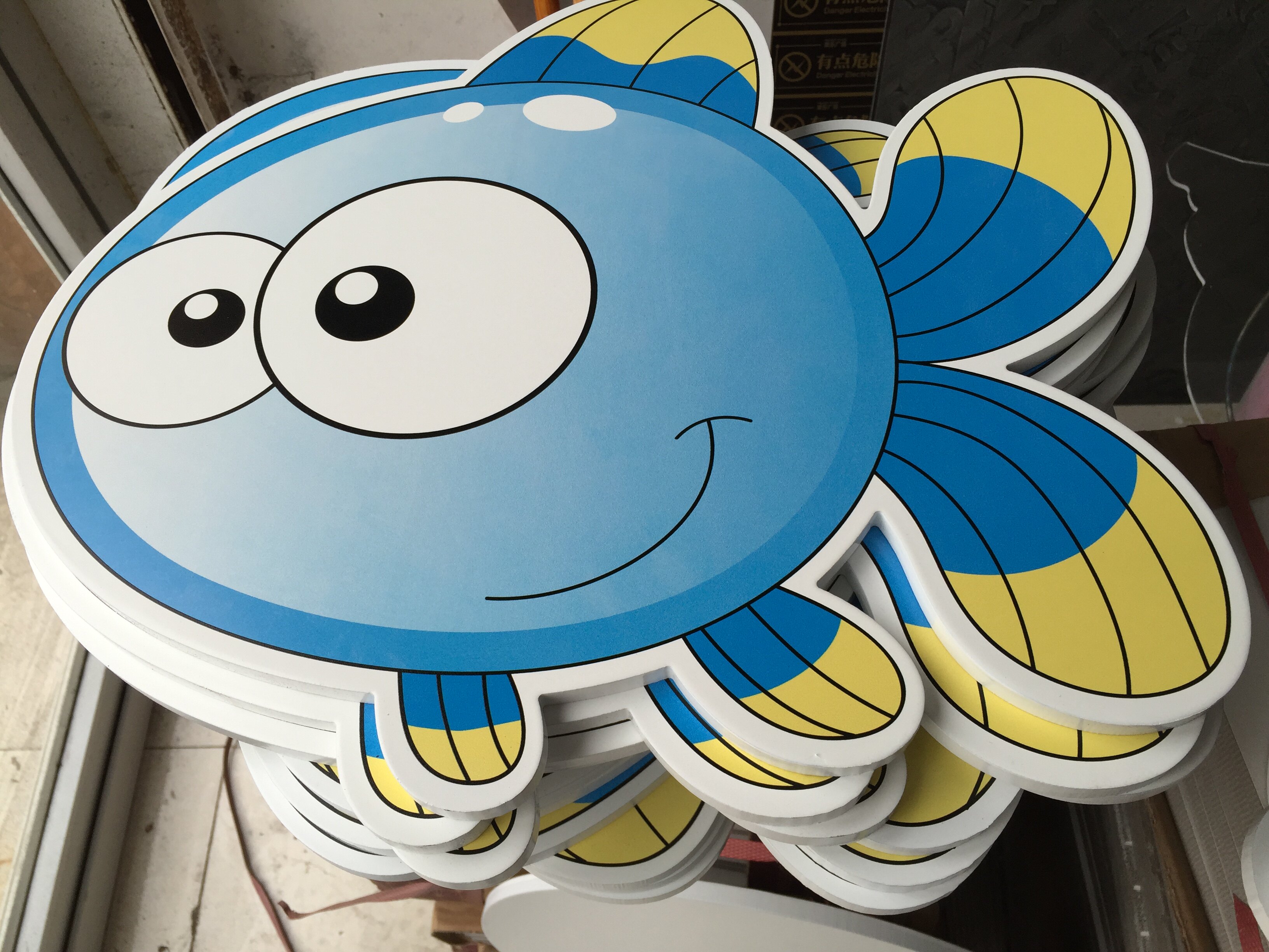 UV打印铝不锈钢亚克力PVC雕刻厂家直销