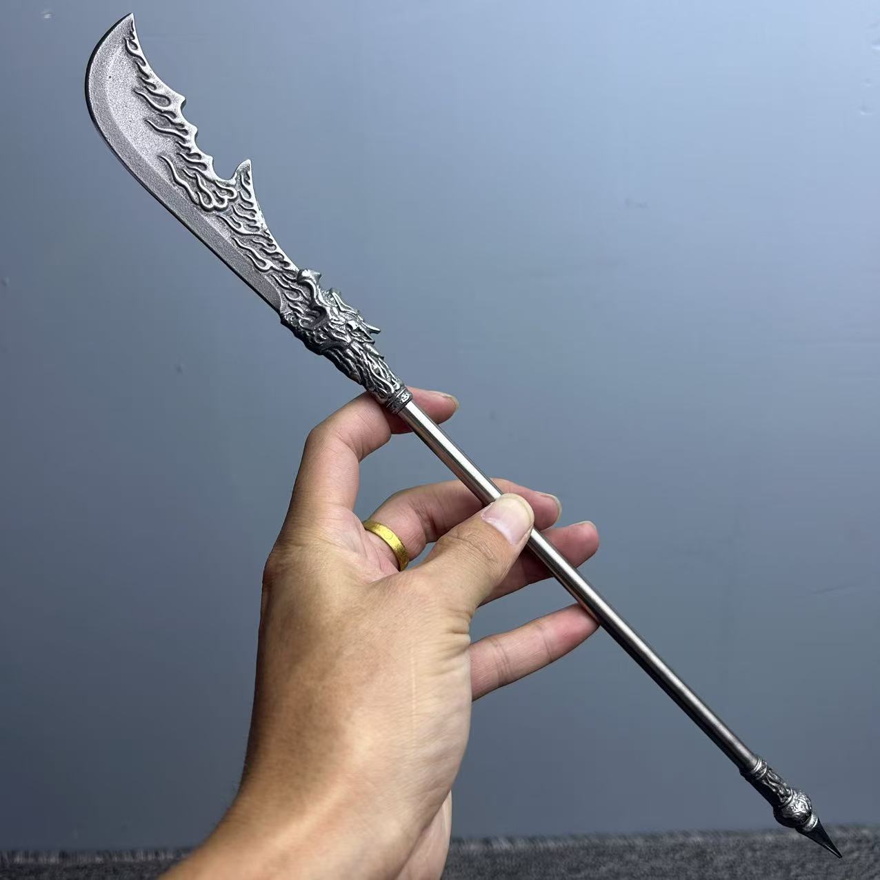 关羽大刀关云长刀青龙偃月刀经典款金属模型小兵器武器玩具摆件