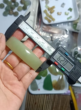 天然和田玉手牌青海料湖水绿晴水色玉石简素面一生平安牌女款手饰