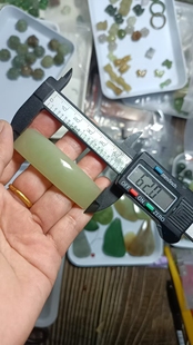 天然和田玉手牌青海料湖水绿晴水色玉石简素面一生平安牌女款手饰