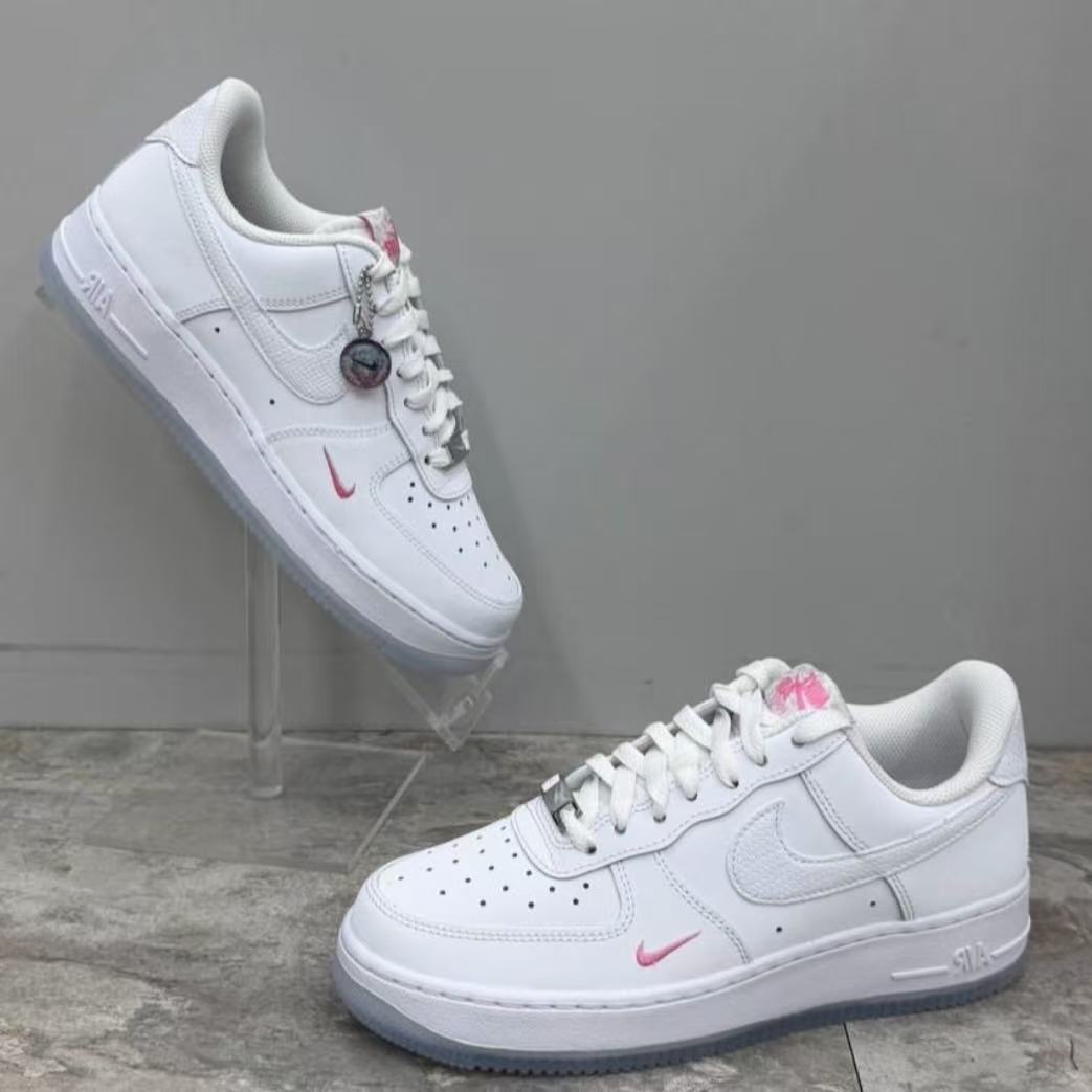 NIKE Air Force 1耐克空军一号AF1幻彩挂饰低帮女板鞋IV4453-100