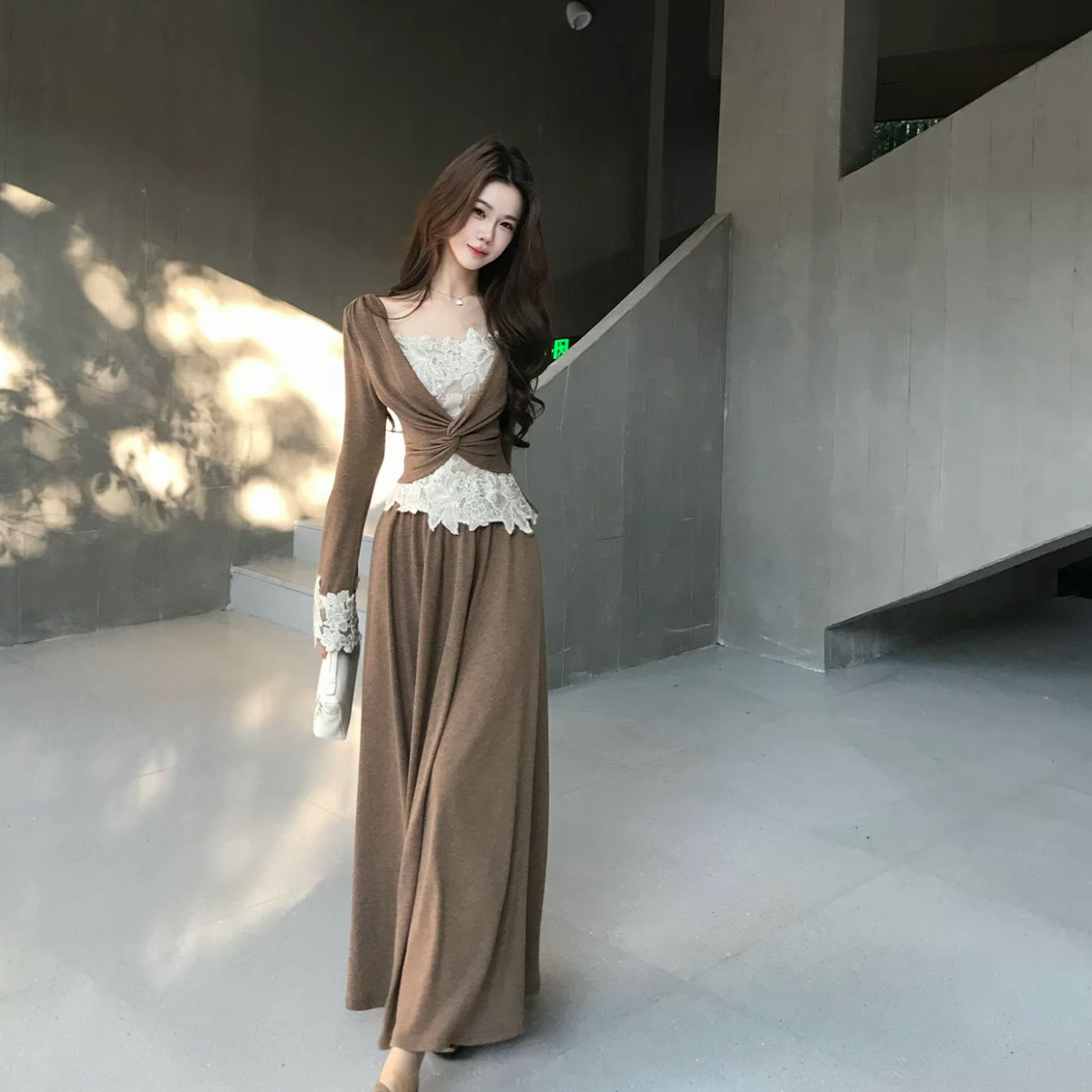 木子李的李栗香漫秋早秋氛围感蕾丝拼接针织上衣大摆半身裙套装