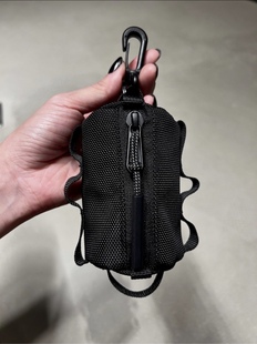 2023新款潮流黑色机能小挂包耳机包迷你收纳文玩包机能挂扣实用