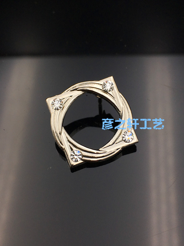 新华司徽新款加大带钻保险徽章新个性徽章/吧唧定制
