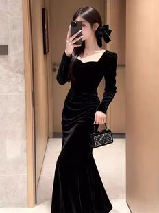 法式长袖赫本风墨绿色丝绒连衣裙女春夏季高级感礼服包臀鱼尾长裙