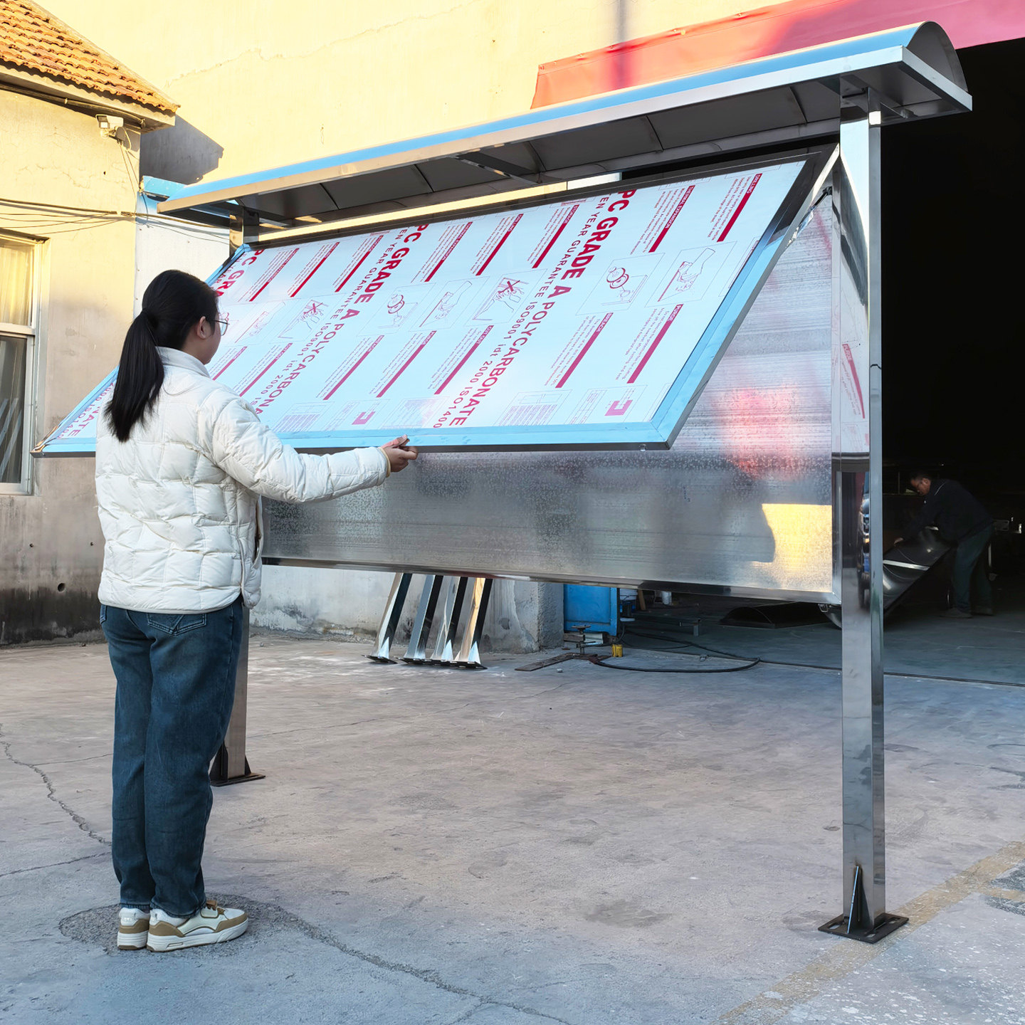 户外不锈钢宣传栏公告栏校园小区液压广告牌公示栏挂墙落地展示架