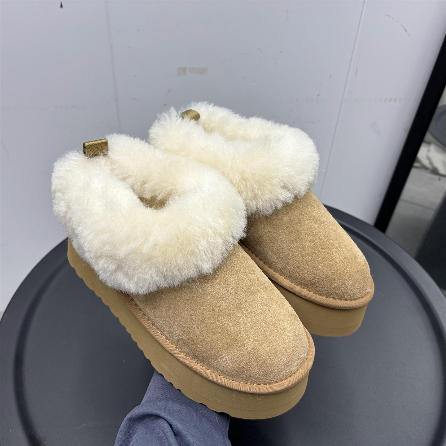 2025冬季真皮翻毛加绒女雪地靴