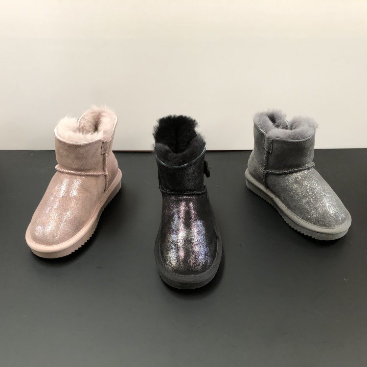 工厂清仓处理冬款羊毛里雪地靴