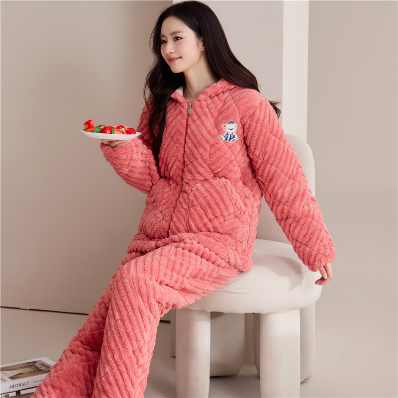 2026年新款睡衣女士秋冬季珊瑚绒加厚加绒三层夹棉家居服套装冬天