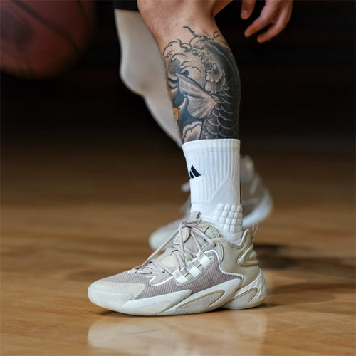 Adidas/阿迪达斯 BYW Select BOOST 低帮运动实战篮球鞋 IE9307