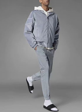 Adidas/阿迪 三叶草 灰色男子束脚运动简约休闲运动裤长裤 HM2339