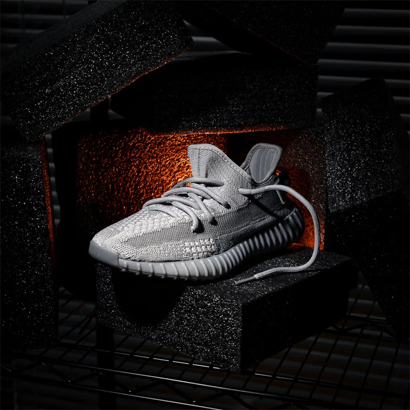 Adidas/阿迪达斯 Yeezy Boost 350 V2 男女运动休闲跑步鞋 IF3219