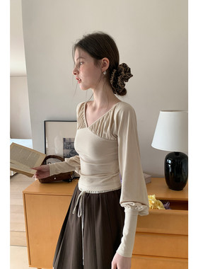 EGGKA温柔风气质褶皱V领设计感收口袖长袖T恤女春季修身短款上衣