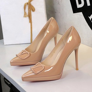 公务员正装高跟鞋宴会高跟鞋女尖头浅口V扣漆皮防水台一脚蹬单鞋