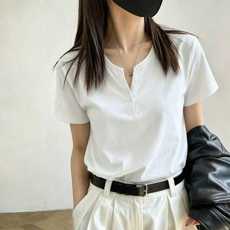 夏季蓝色大码女装新款显瘦百搭v领胖mm纽扣纯色短袖2026T恤上衣潮