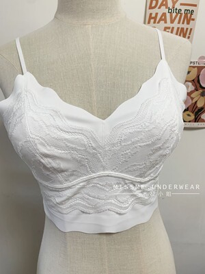 蕾丝超薄兔耳杯抹胸贝莱娅无痕